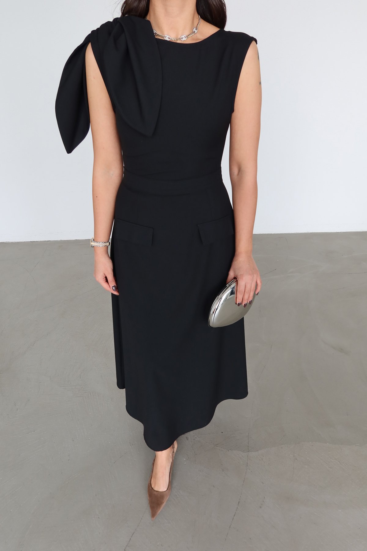 Bağlama Detaylı Süs Cepli Elbise