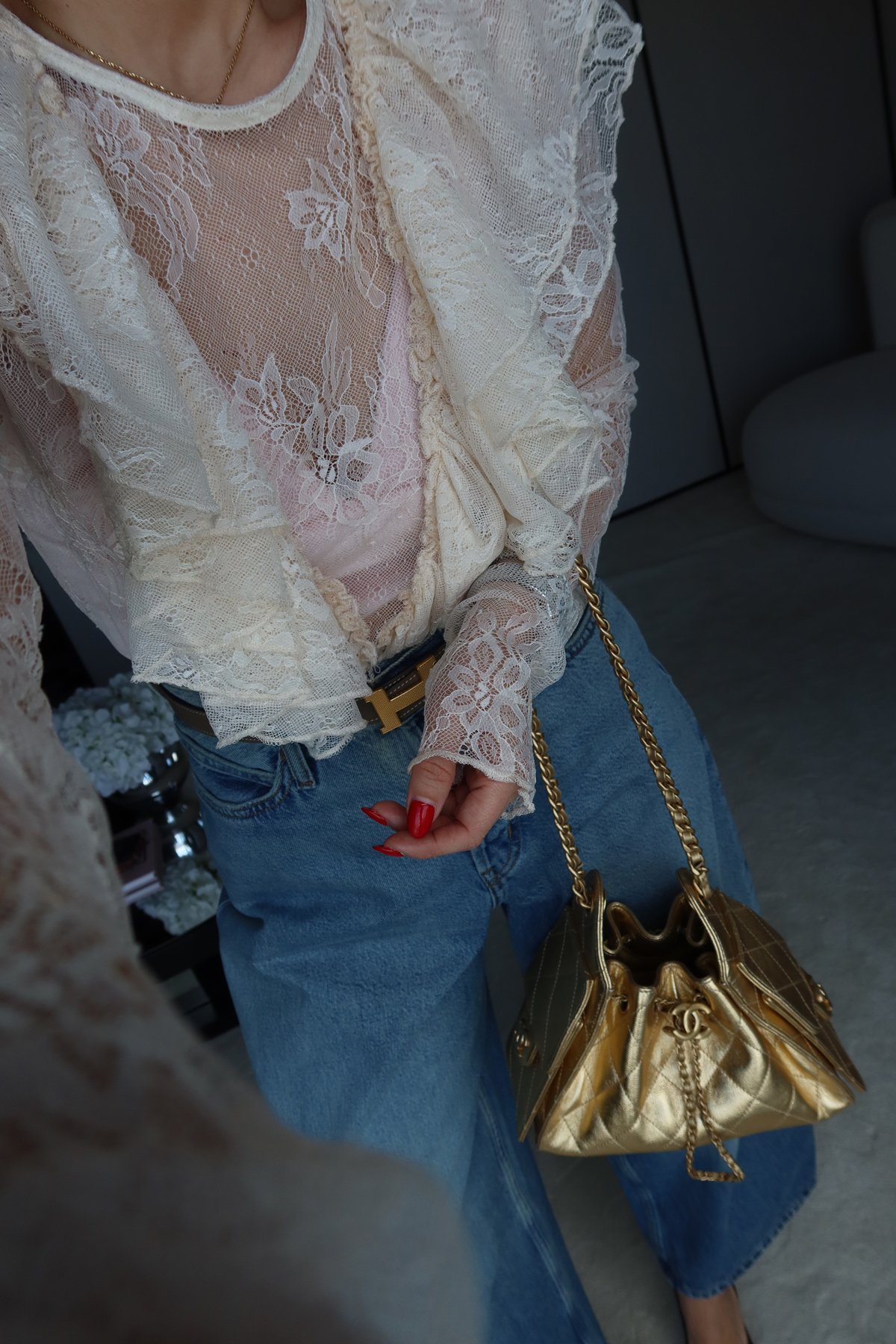 Fırfırlı Transparan Dantel Bluz