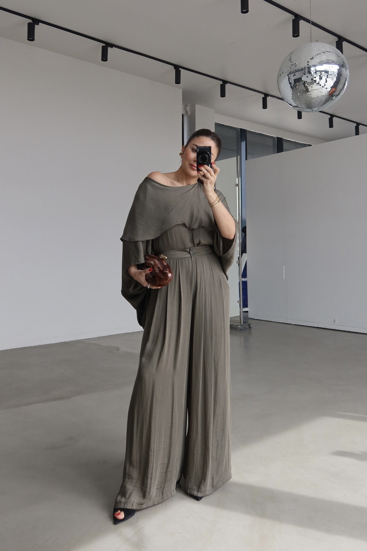 Asimetrik Kesim Oversize Bluz Pantolon Takım