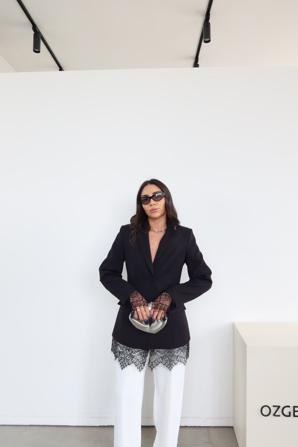 Kolları Ve Etek Ucu Dantelli Blazer Ceket