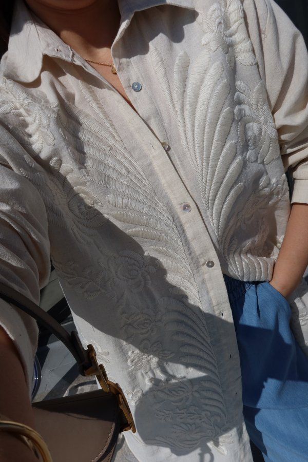 Üzeri İşlemeli Keten Gömlek