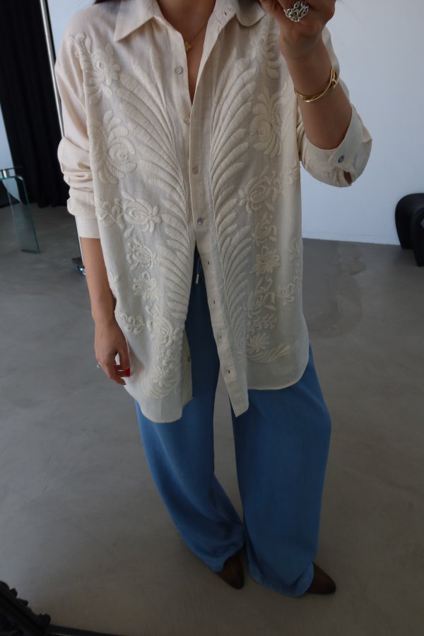 Üzeri İşlemeli Keten Gömlek