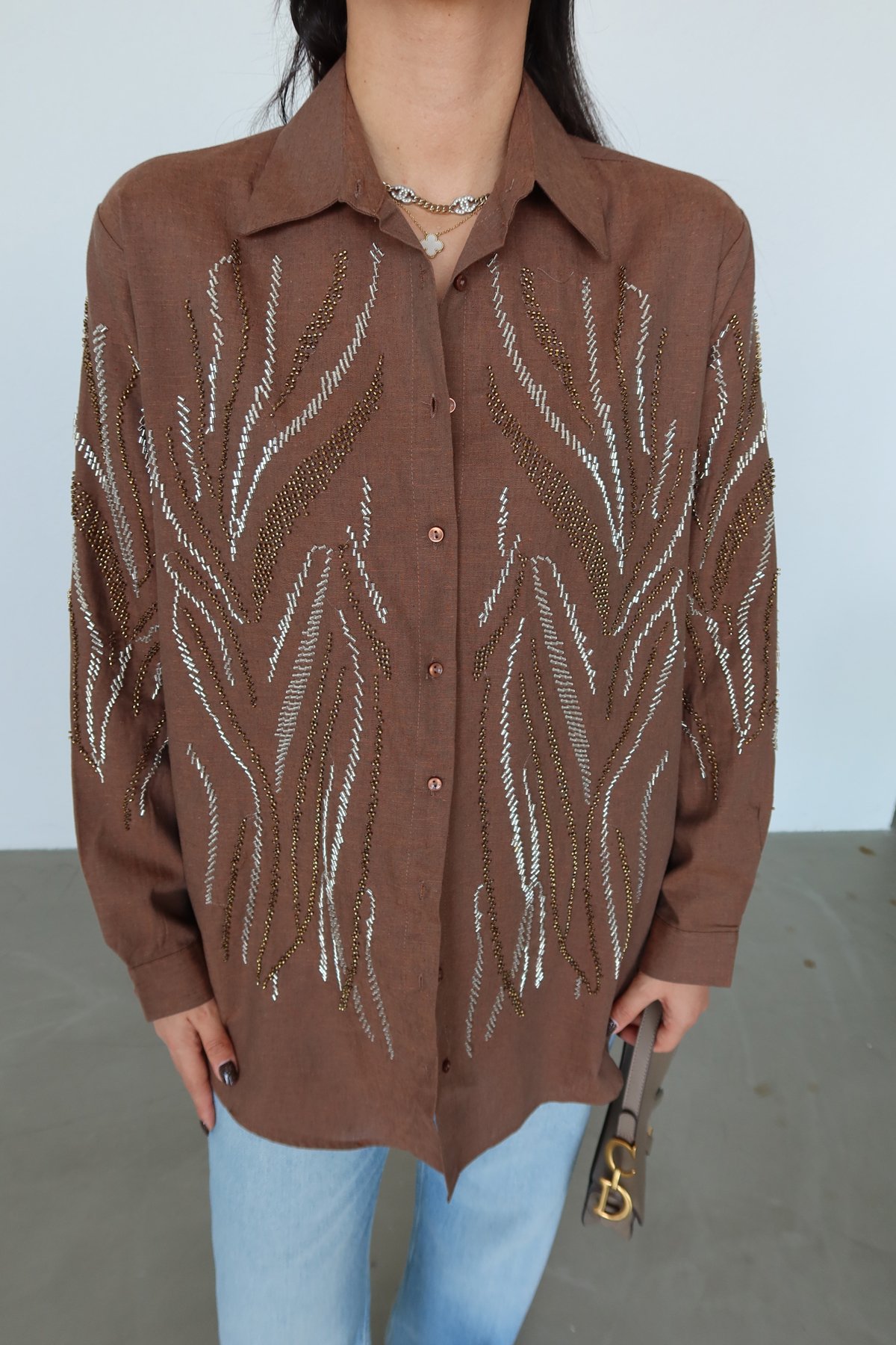 Boncuk İşlemeli Keten Gömlek