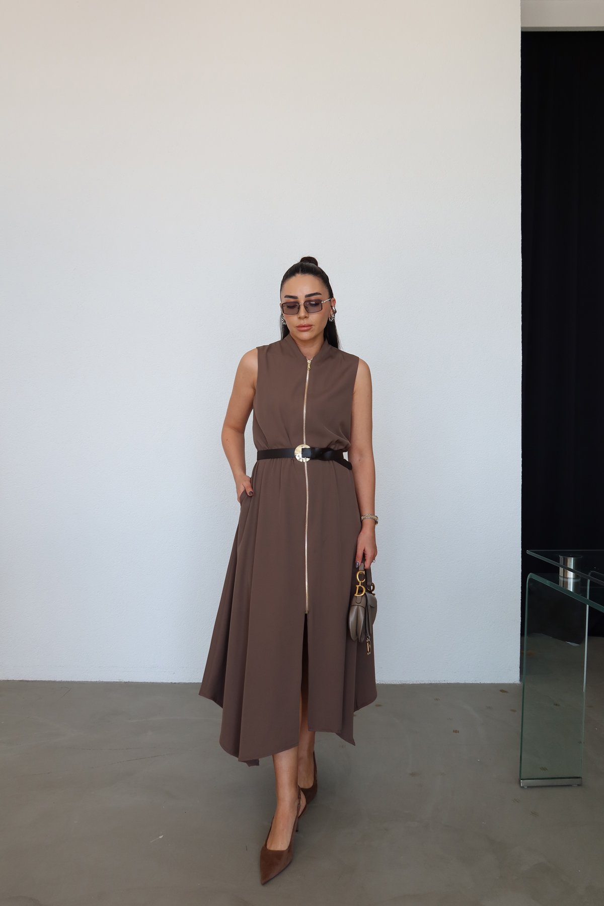 Boydan Fermuarlı Kemerli Elbise