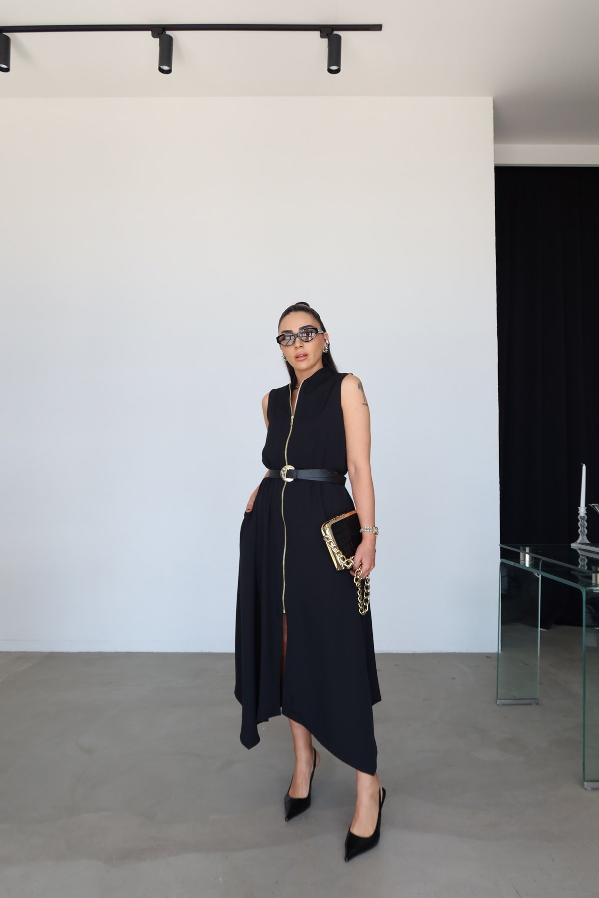 Boydan Fermuarlı Kemerli Elbise