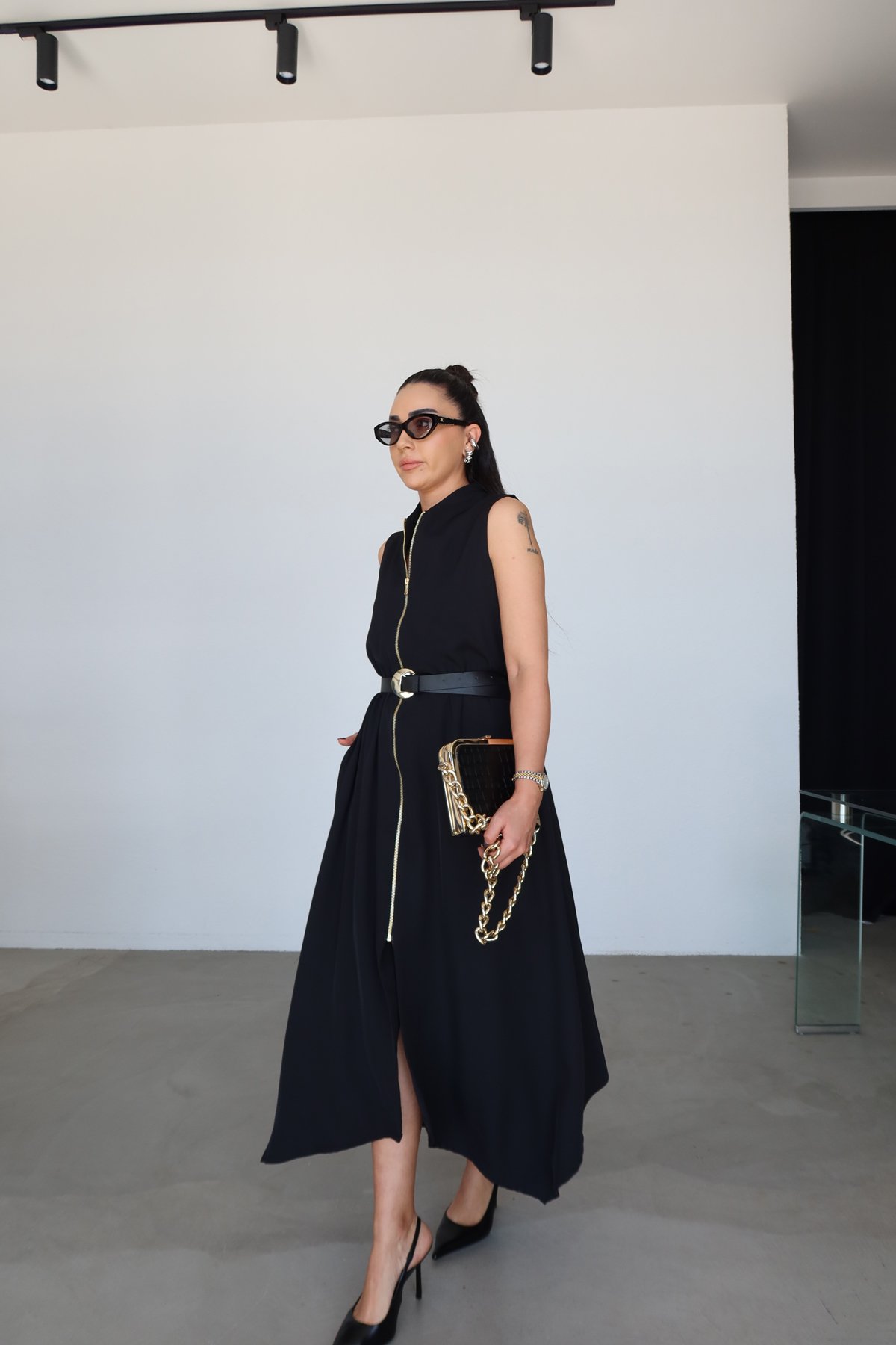 Boydan Fermuarlı Kemerli Elbise