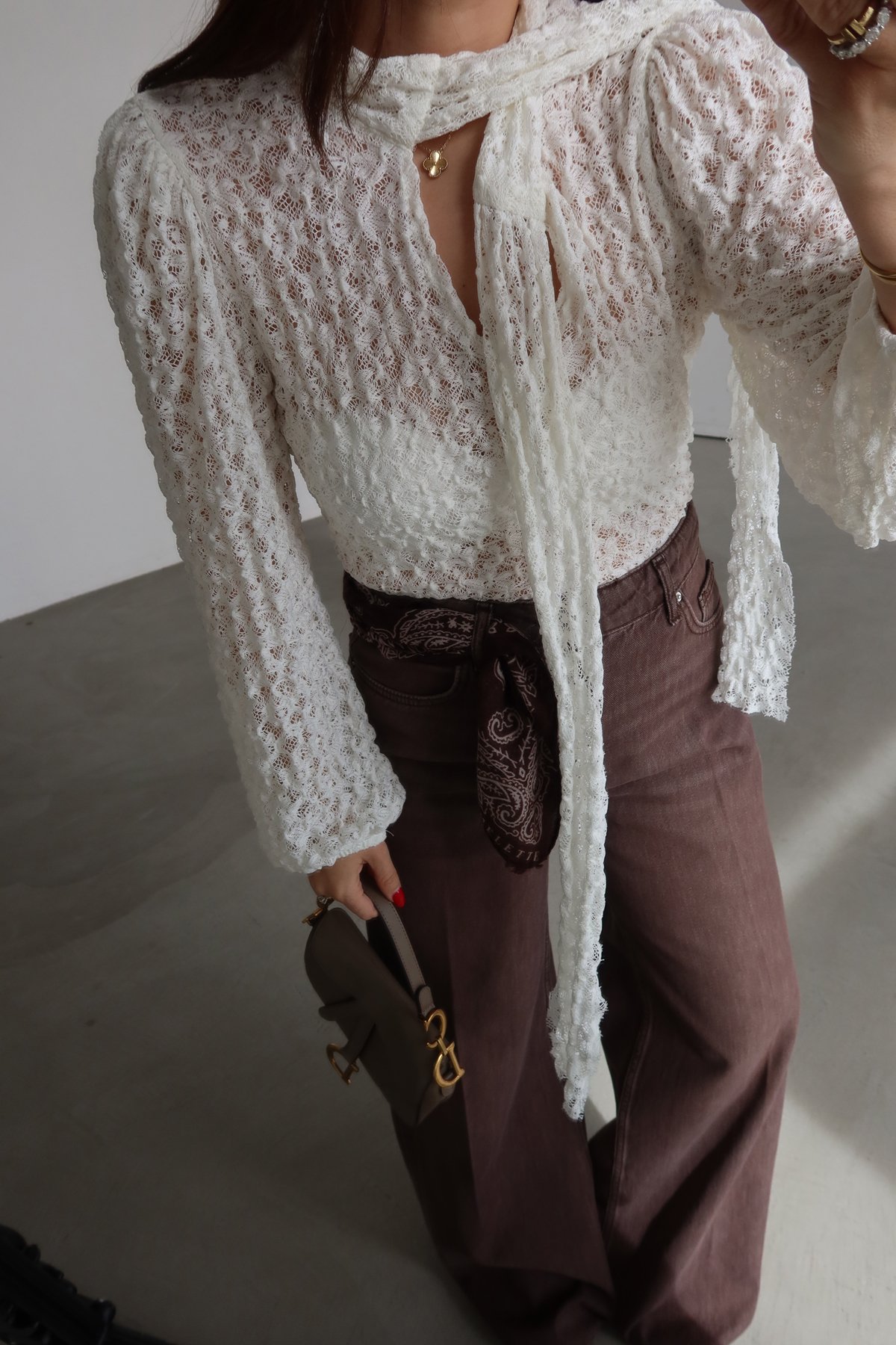 Bağlamalı Dantel Bluz