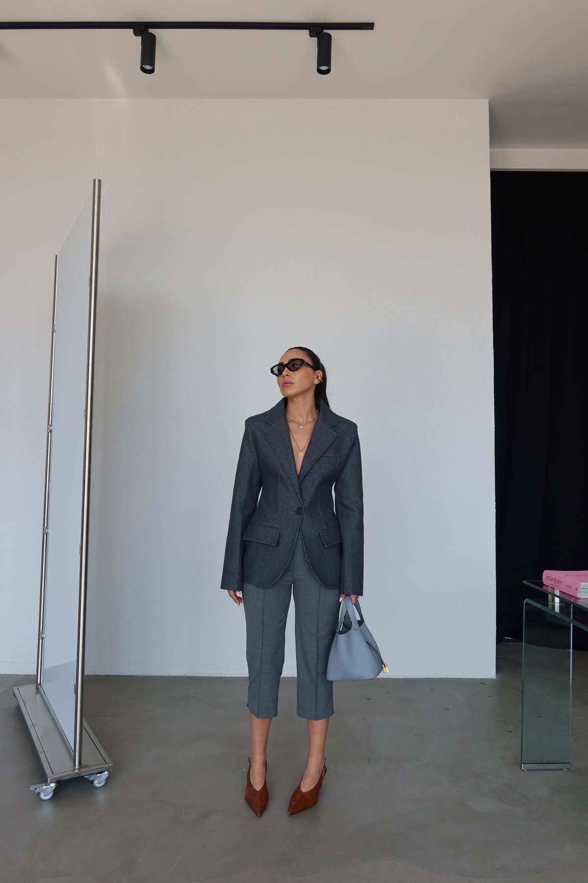 Önü Dikişli Kapri Pantolon