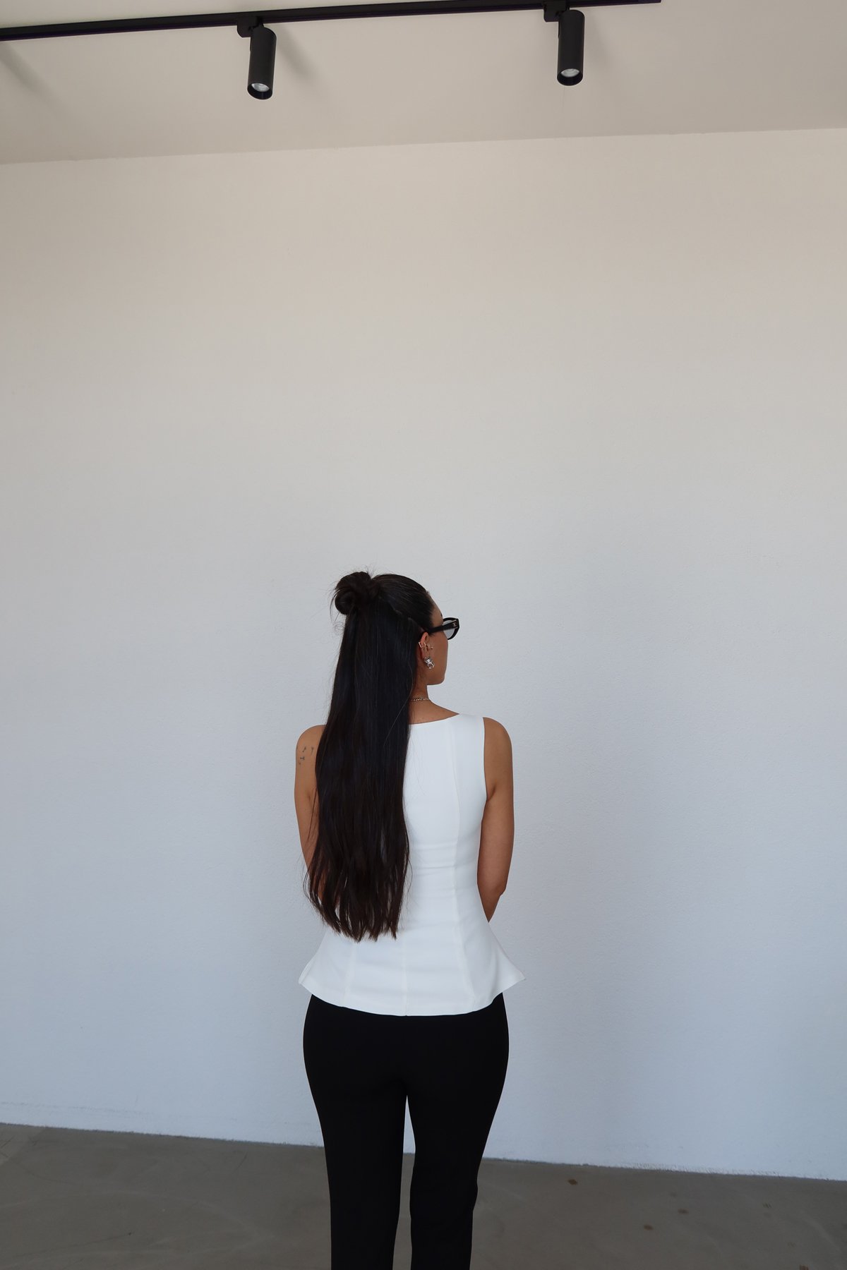 Kare Yaka Askılı Bluz