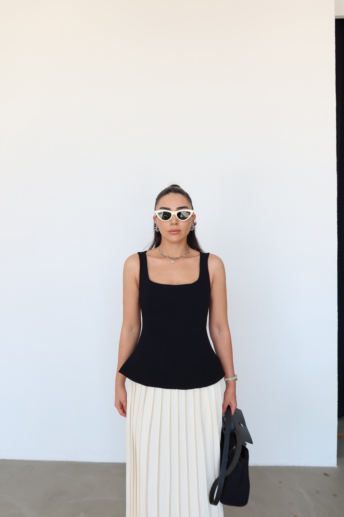 Kare Yaka Askılı Bluz