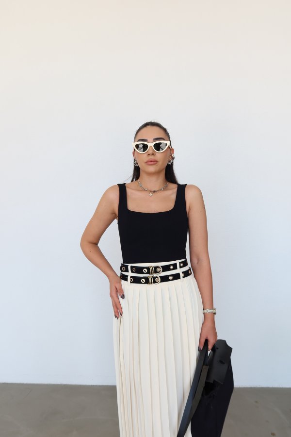 Kare Yaka Askılı Bluz