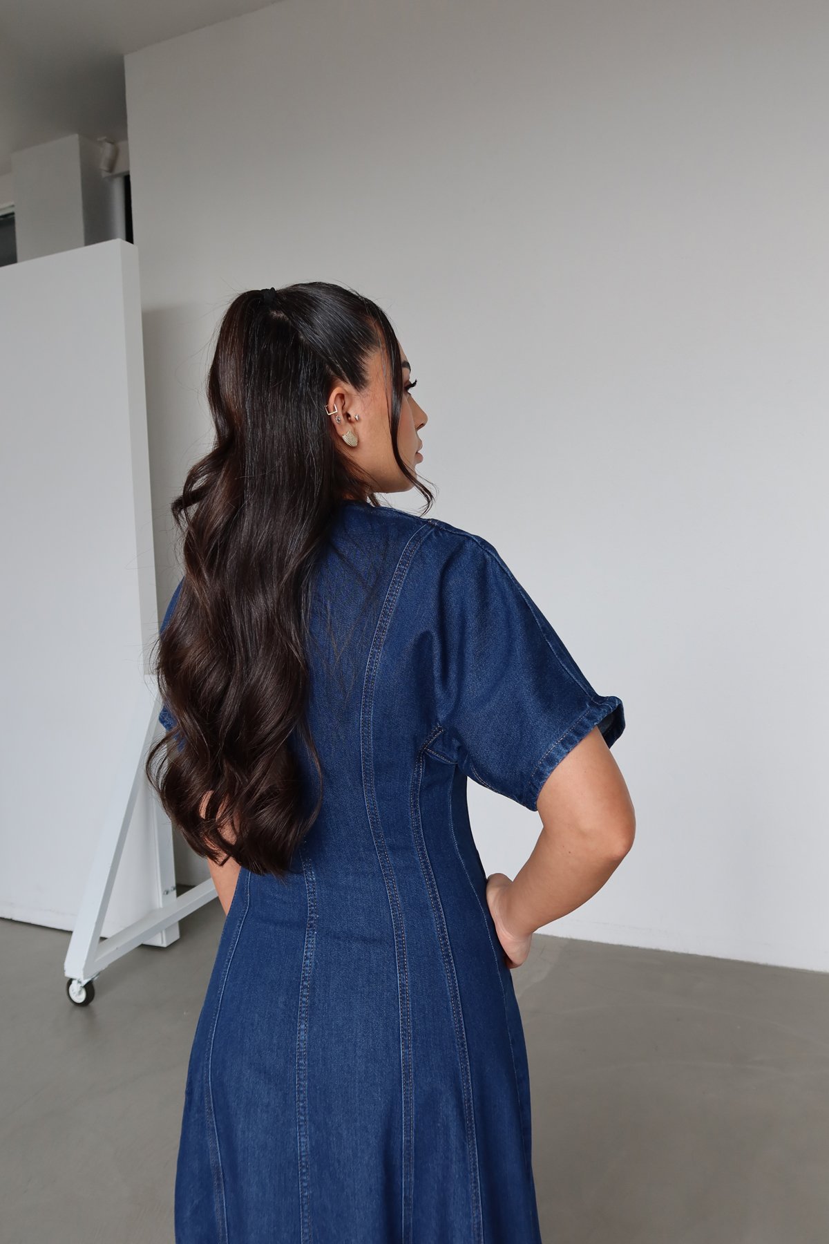 V Yaka Kısa Kol Denim Elbise