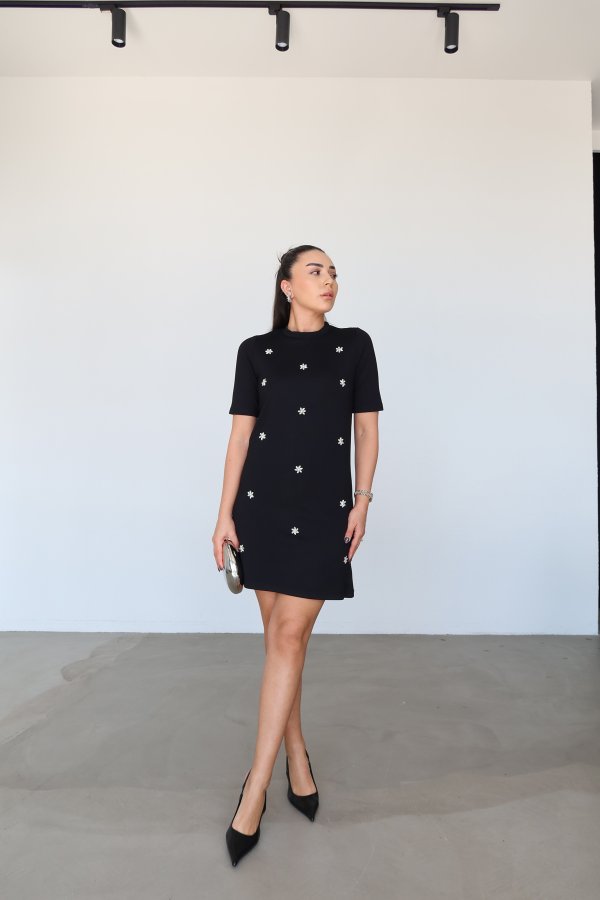 Taş İşlemeli Kısa Kol Elbise