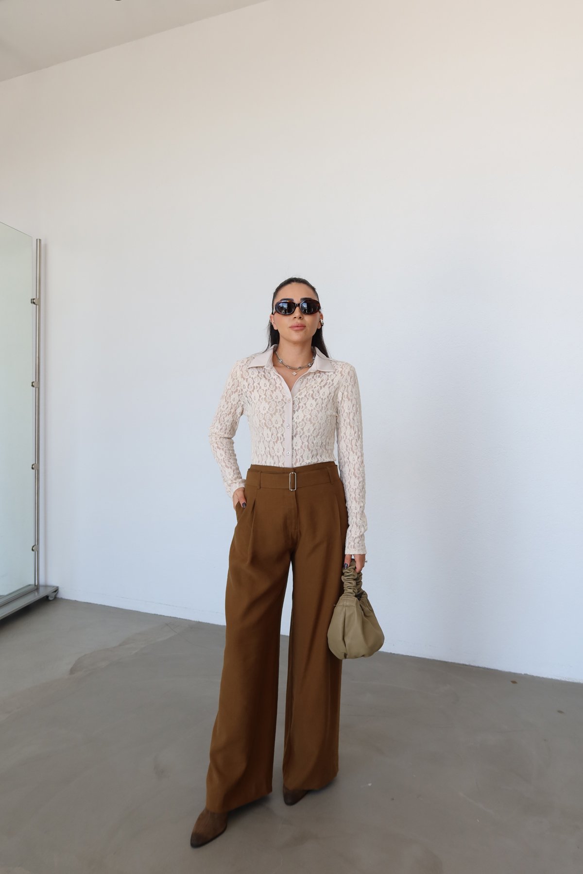 Pileli Kemerli Poperbag Pantolon