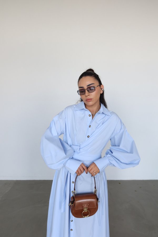 Belden Bağlamalı Tasarım Maksi Elbise