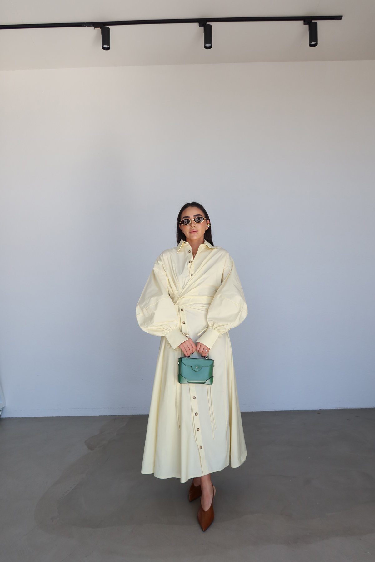 Belden Bağlamalı Tasarım Maksi Elbise