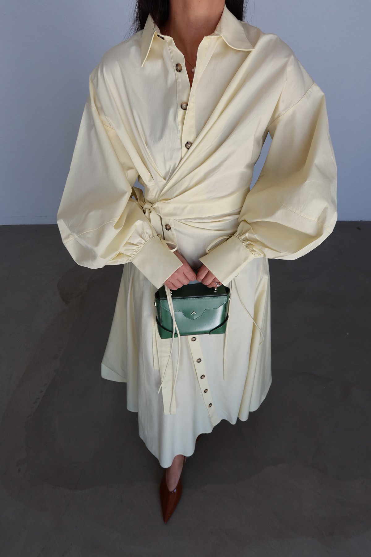 Belden Bağlamalı Tasarım Maksi Elbise