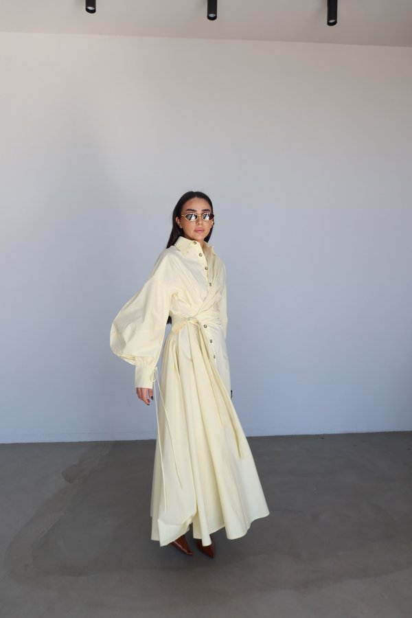 Belden Bağlamalı Tasarım Maksi Elbise