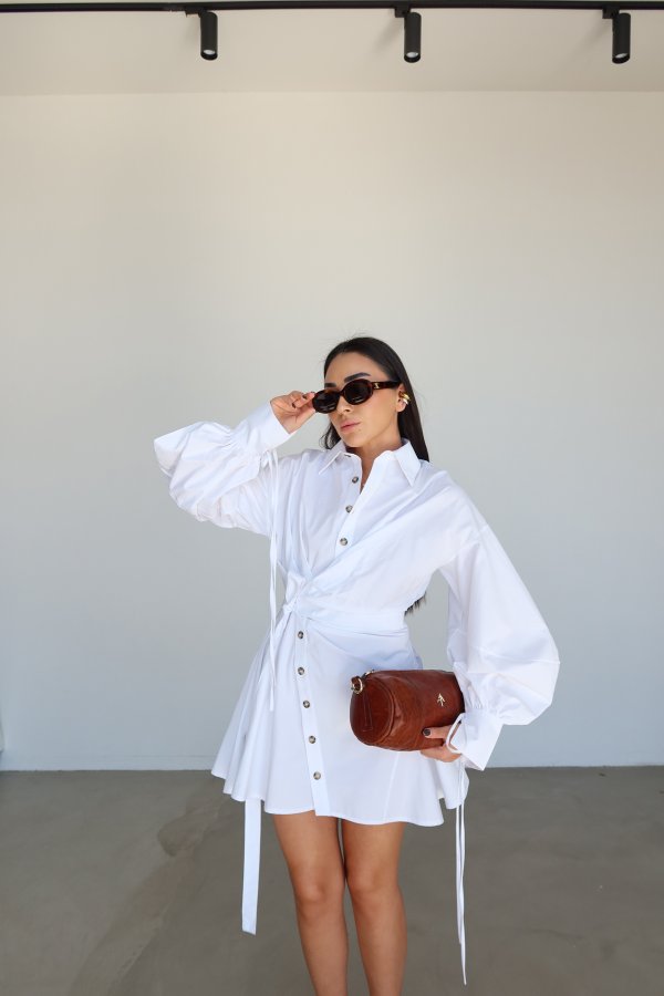 Belden Bağlamalı Tasarım Mini Elbise