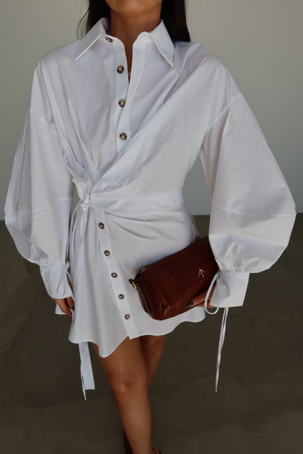 Belden Bağlamalı Tasarım Mini Elbise