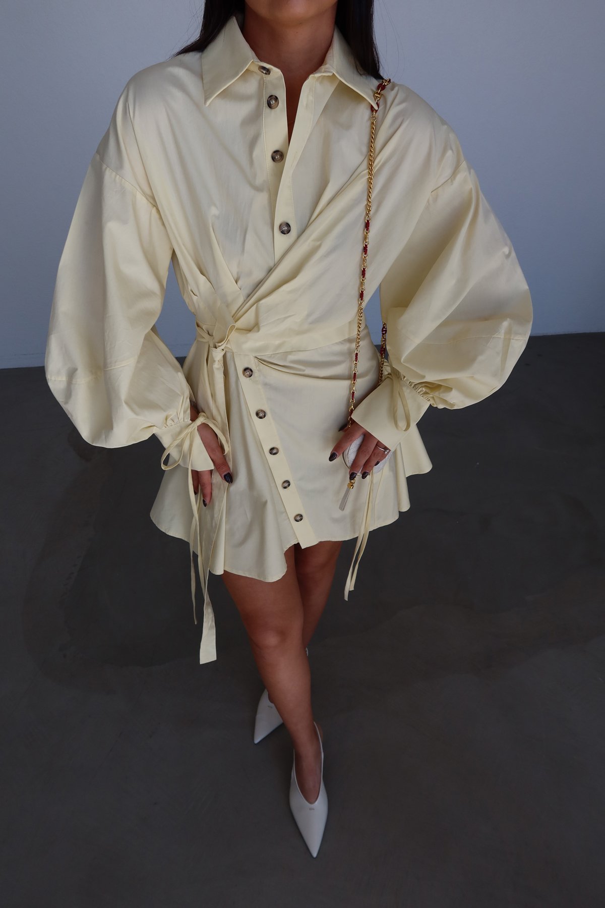 Belden Bağlamalı Tasarım Mini Elbise