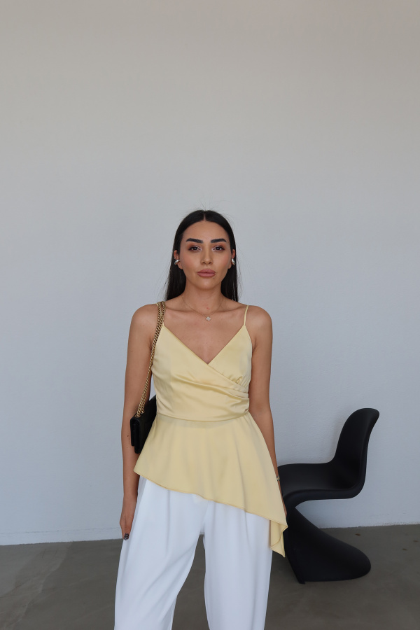 Asimetrik Kesim Saten Bluz