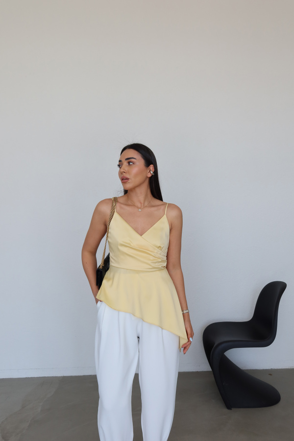 Asimetrik Kesim Saten Bluz