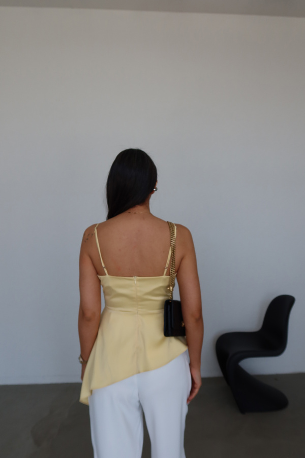 Asimetrik Kesim Saten Bluz