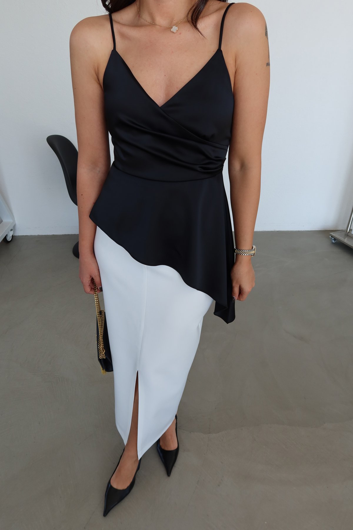 Asimetrik Kesim Saten Bluz