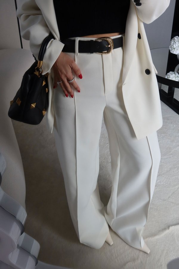 Dikiş ve Kemer Detaylı Bol Paça Pantolon