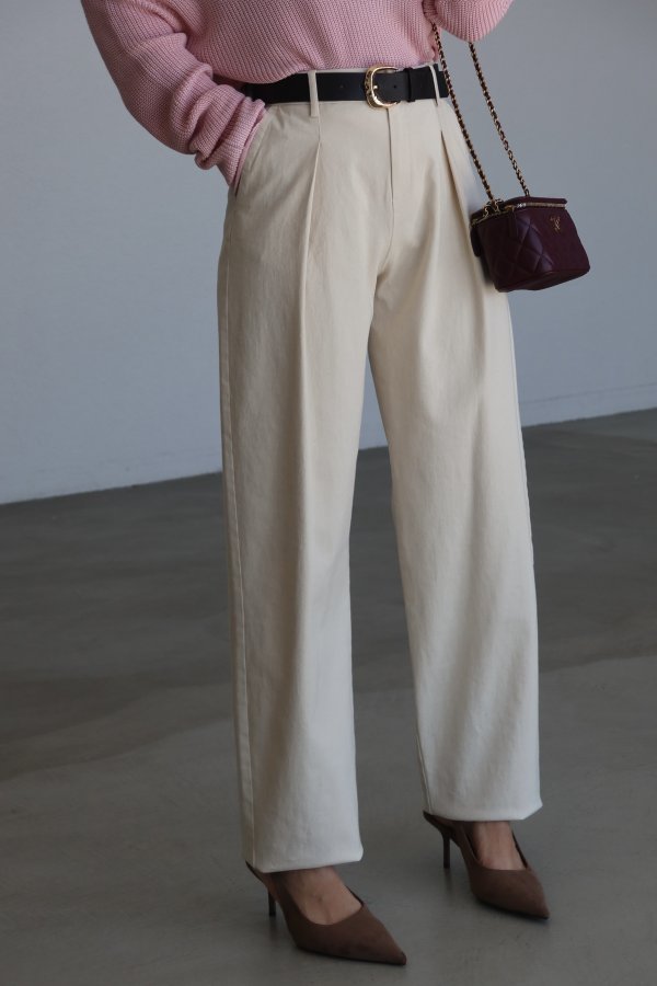 Kalın Kemerli Pileli Pantolon