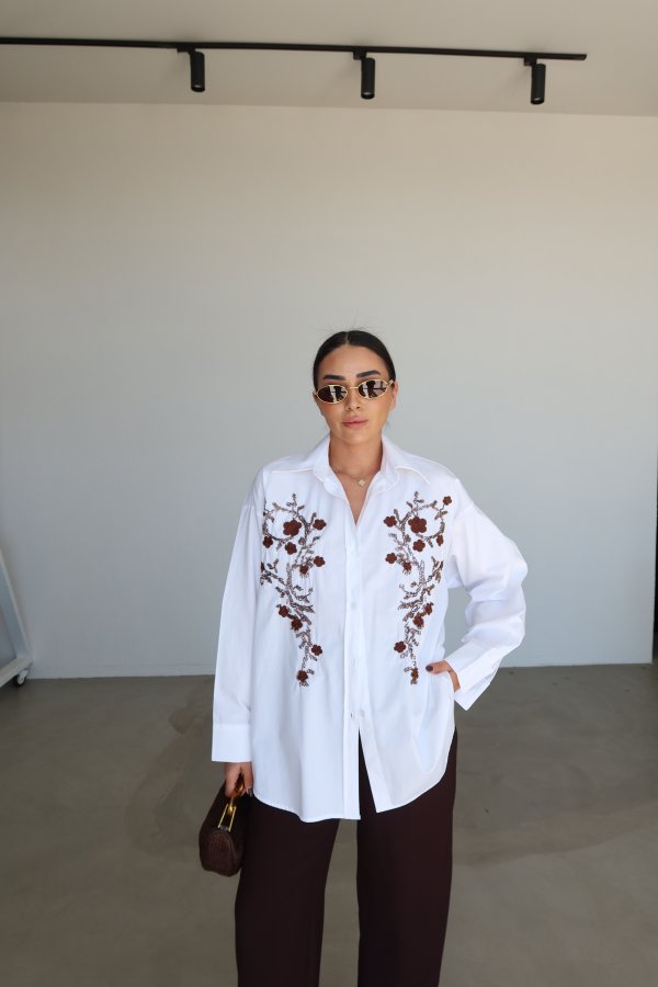 Üzeri Çiçek İşlemeli Oversize Gömlek