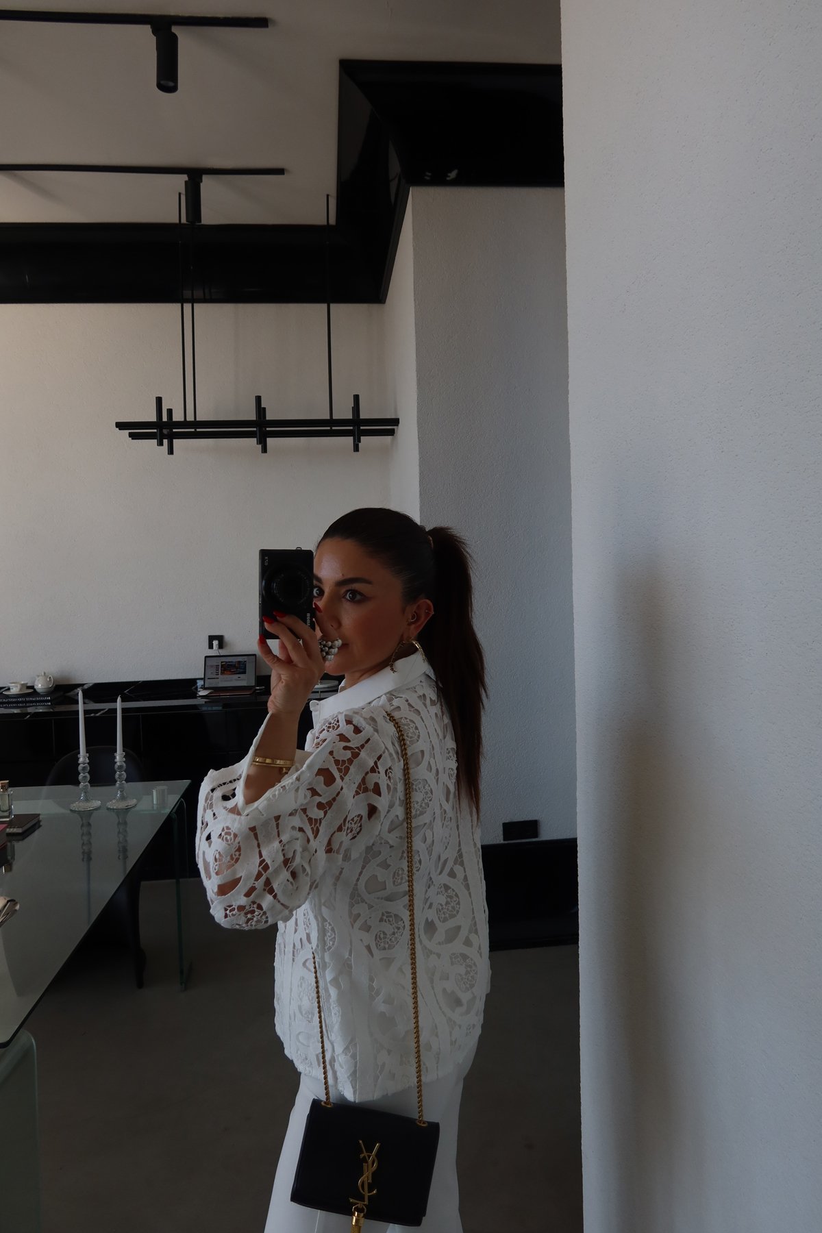 Güpür İşlemeli Tasarım Gömlek