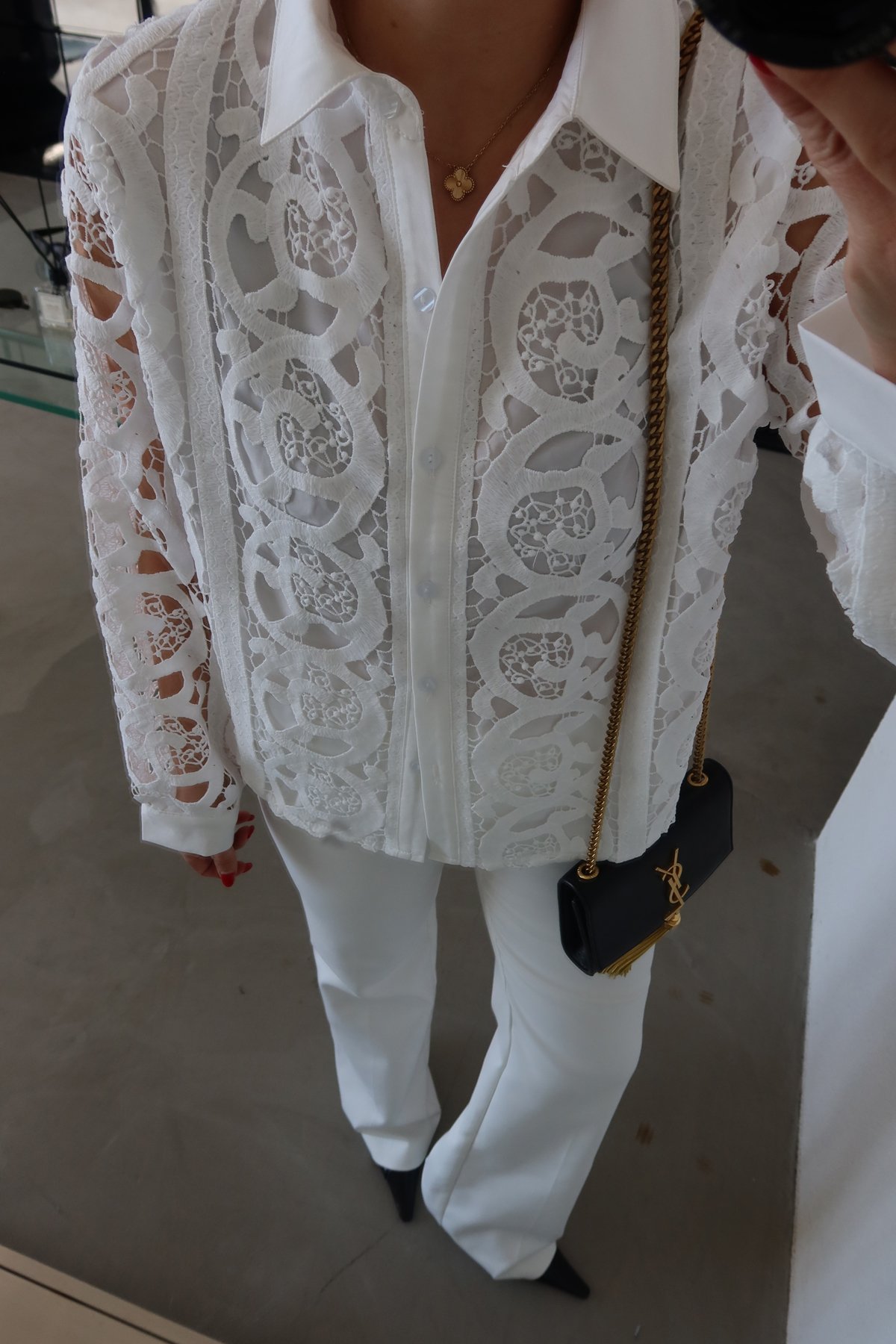 Güpür İşlemeli Tasarım Gömlek