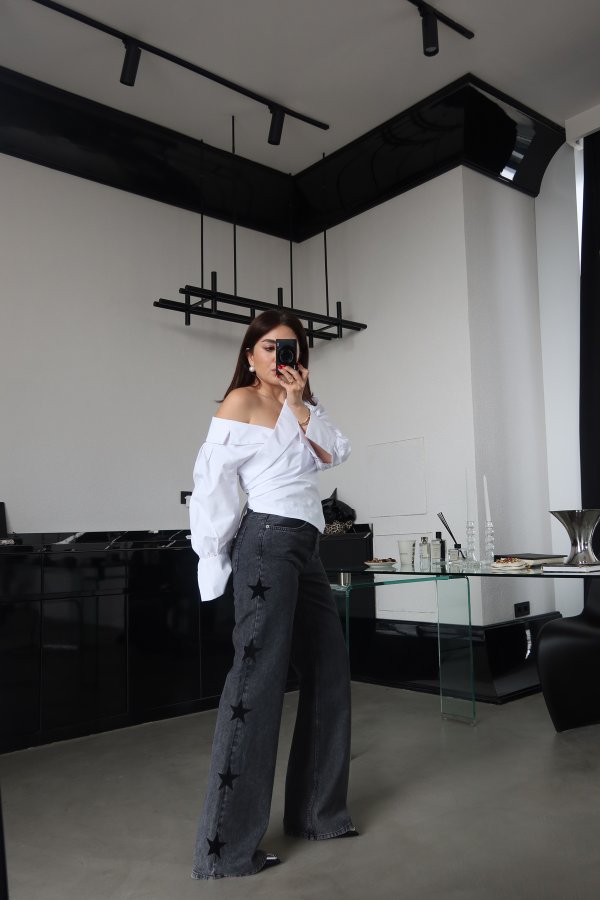 Yanları Yıldız Baskılı Jean