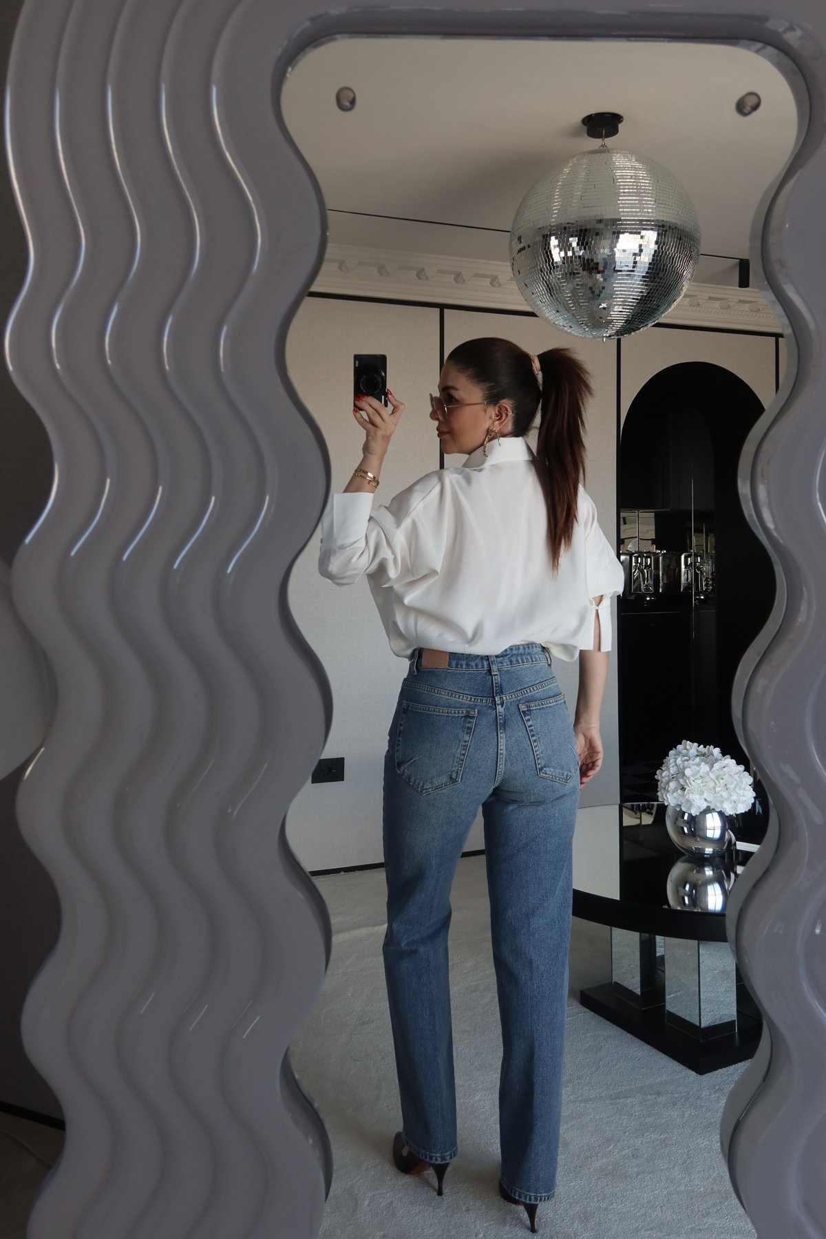 Taşlamalı Lazer Kesikli Jean