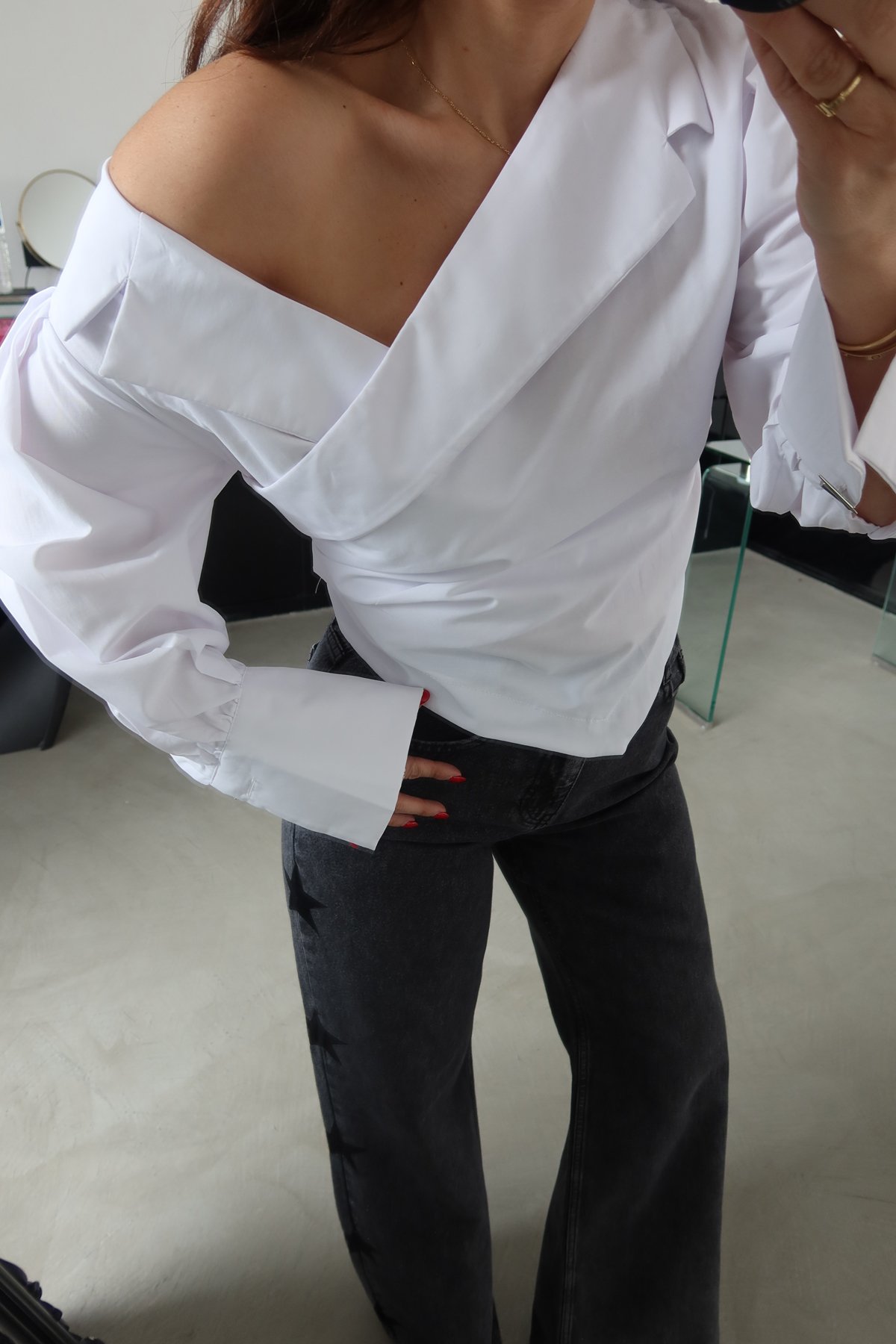 Omuzu Açık Drapeli Bluz