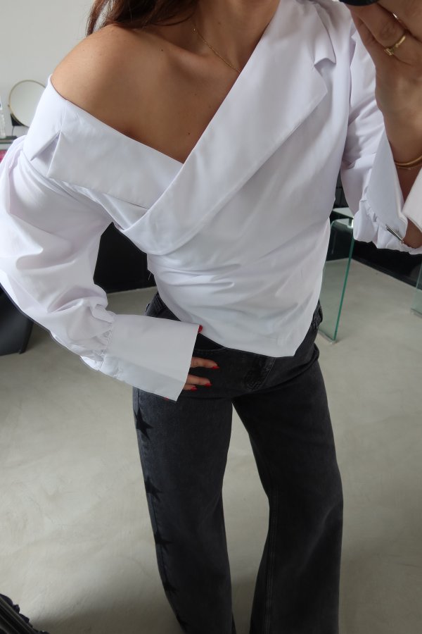 Omuzu Açık Drapeli Bluz