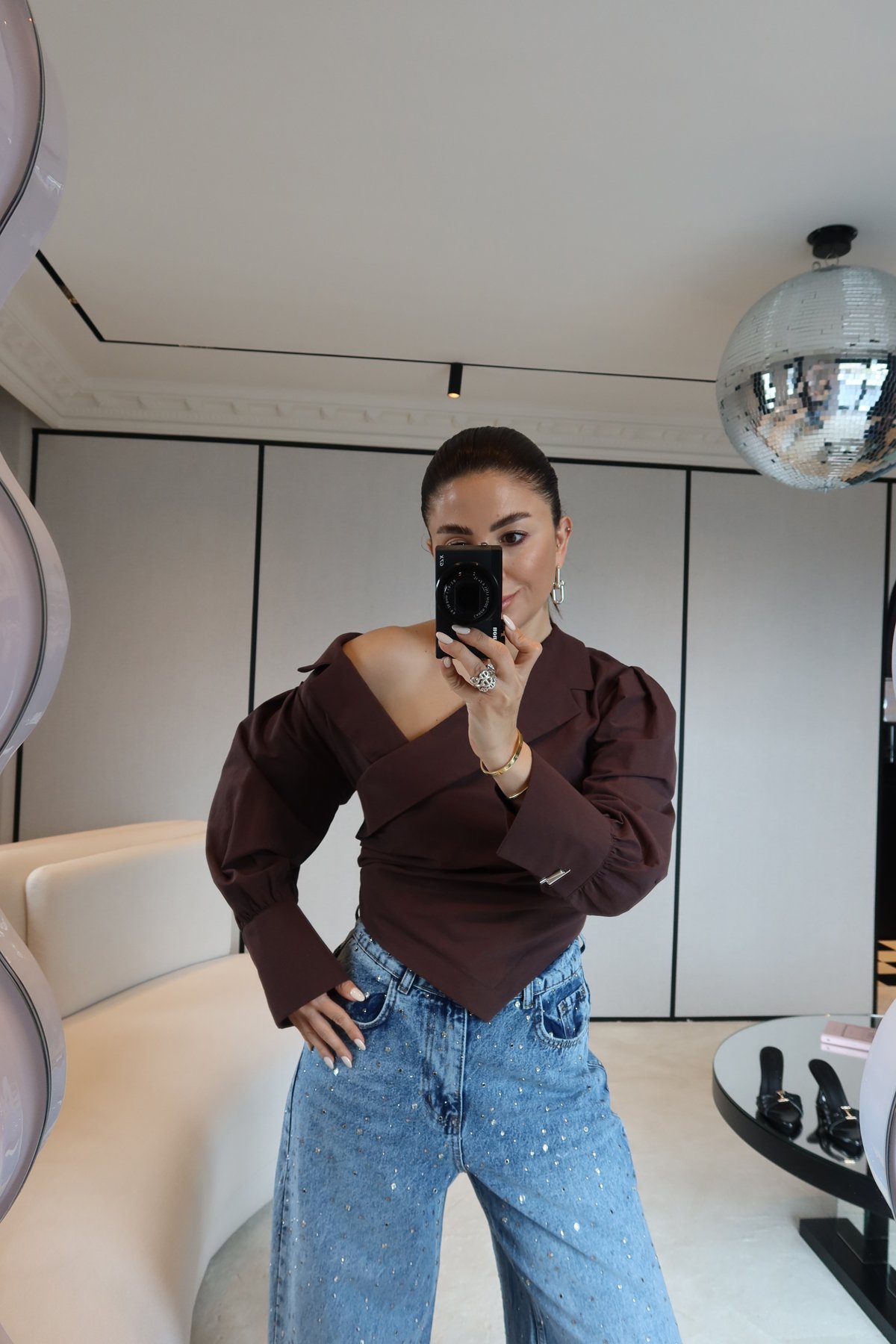 Omuzu Açık Drapeli Bluz