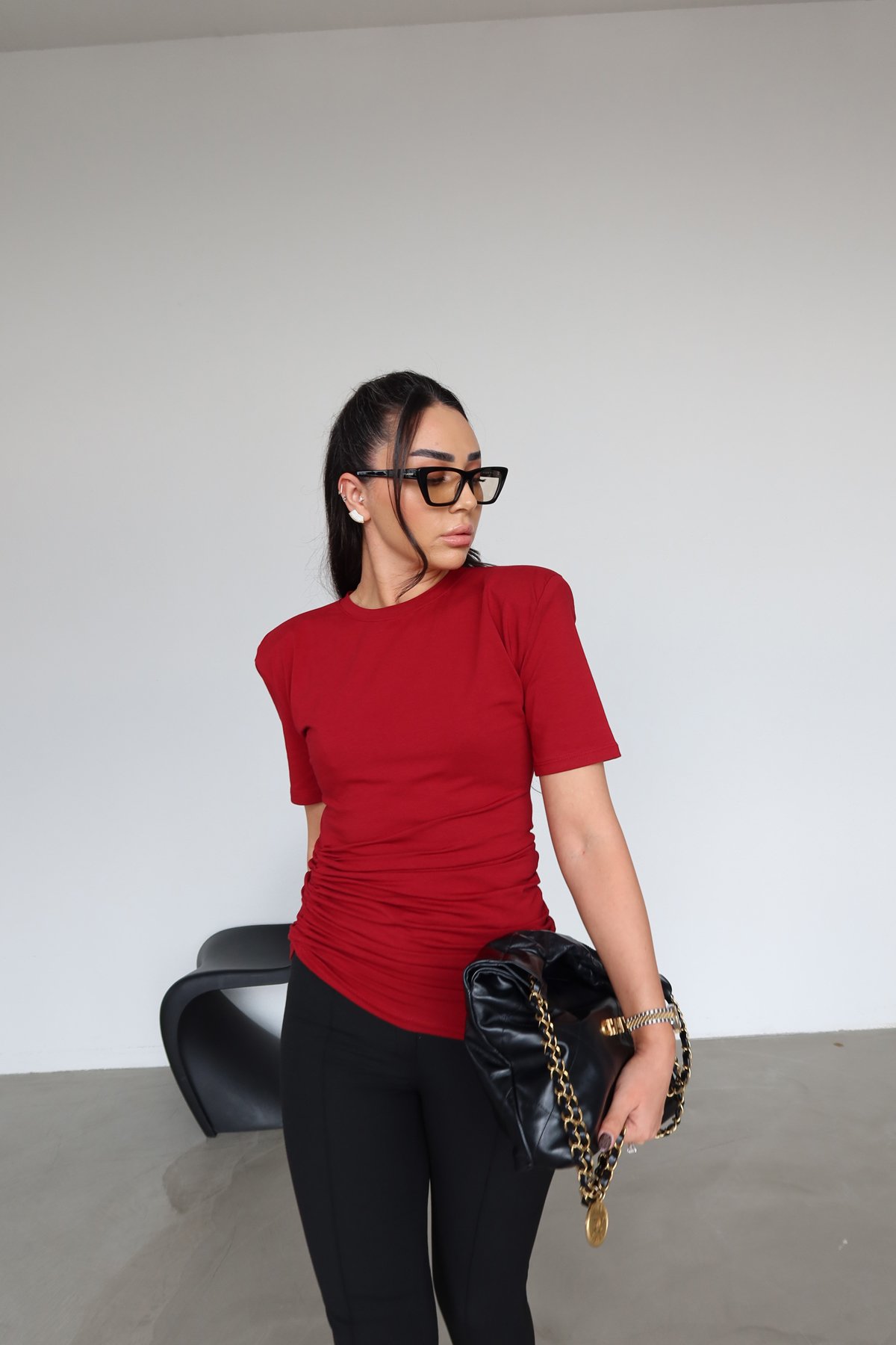 Omuzu Vatkalı Yanı Büzgülü Bluz