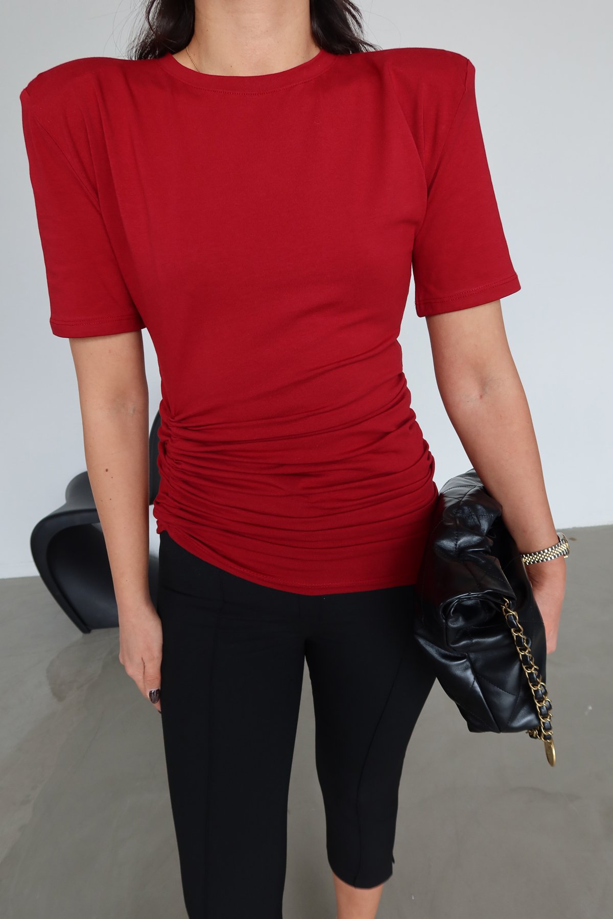 Omuzu Vatkalı Yanı Büzgülü Bluz