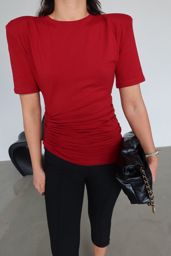 Omuzu Vatkalı Yanı Büzgülü Bluz