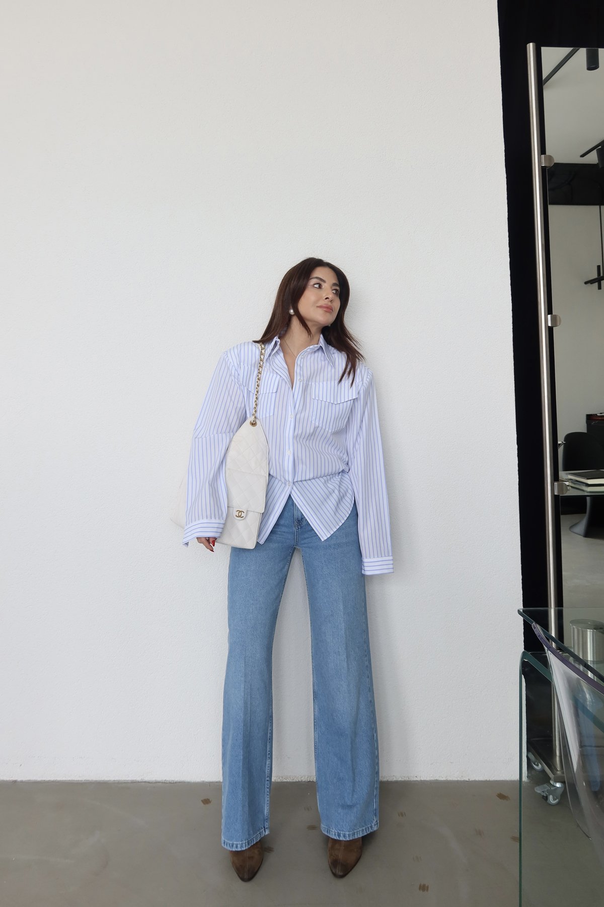 Omuzu Vatkalı Çizgili Gömlek