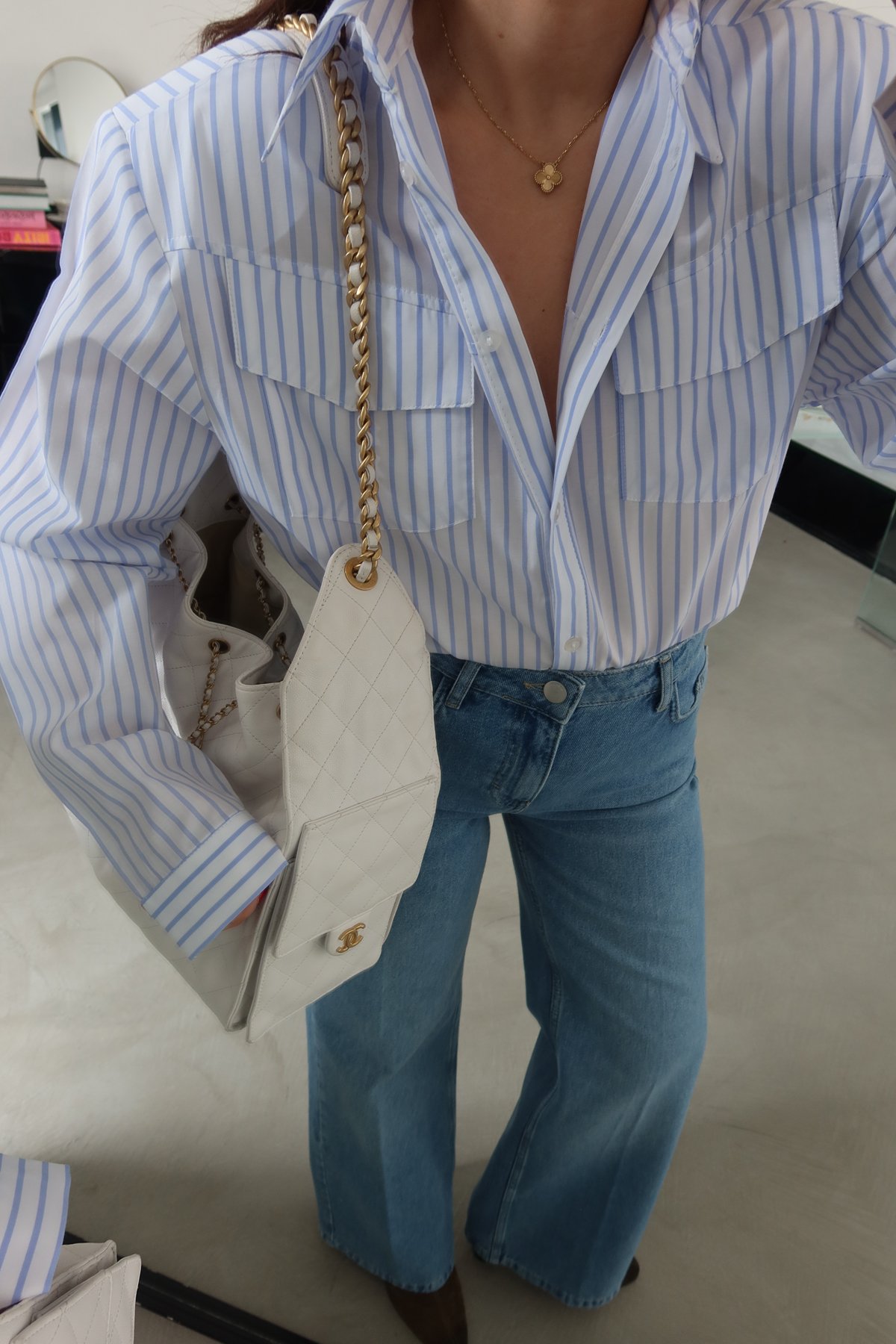 Omuzu Vatkalı Çizgili Gömlek