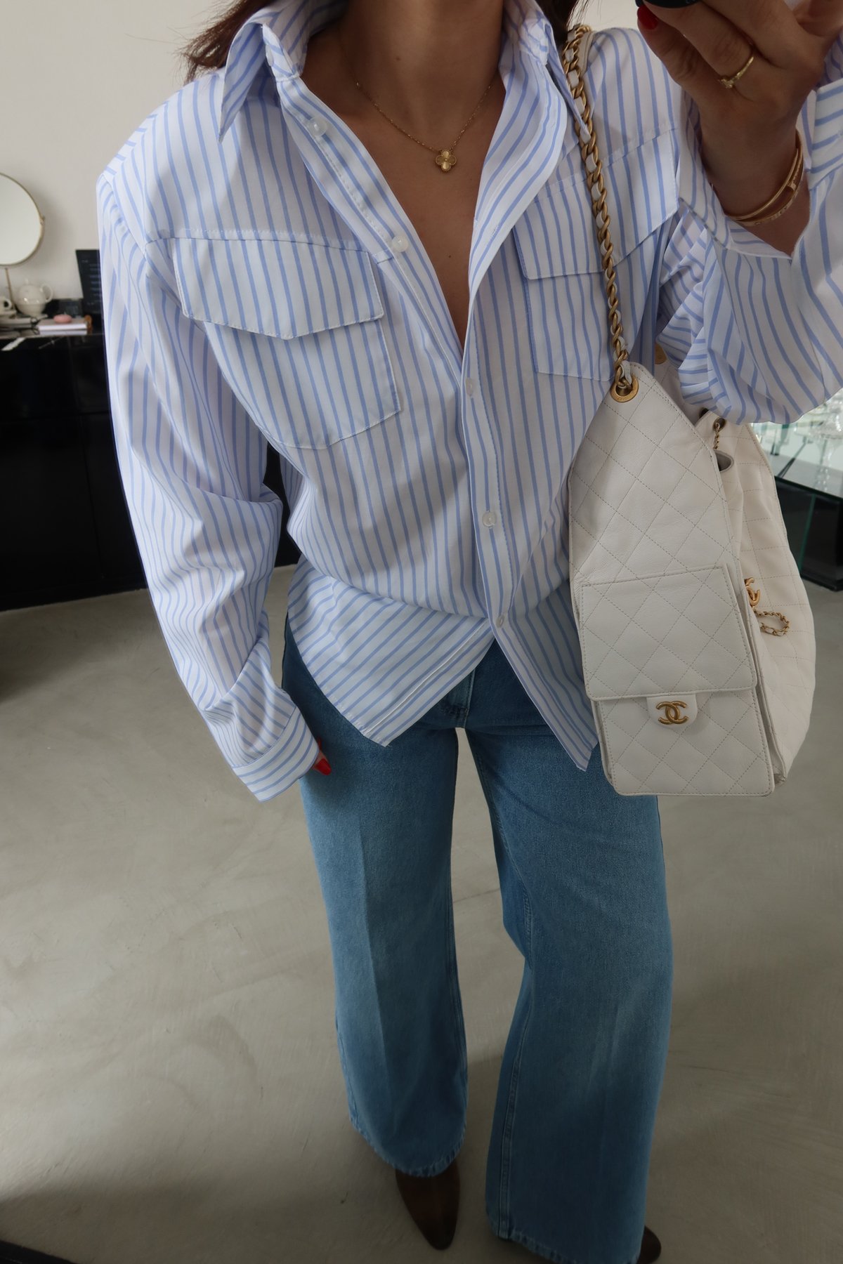 Omuzu Vatkalı Çizgili Gömlek