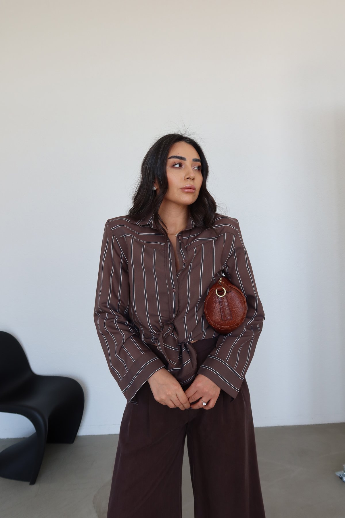 Çizgli Omuzu Vatkalı Gömlek