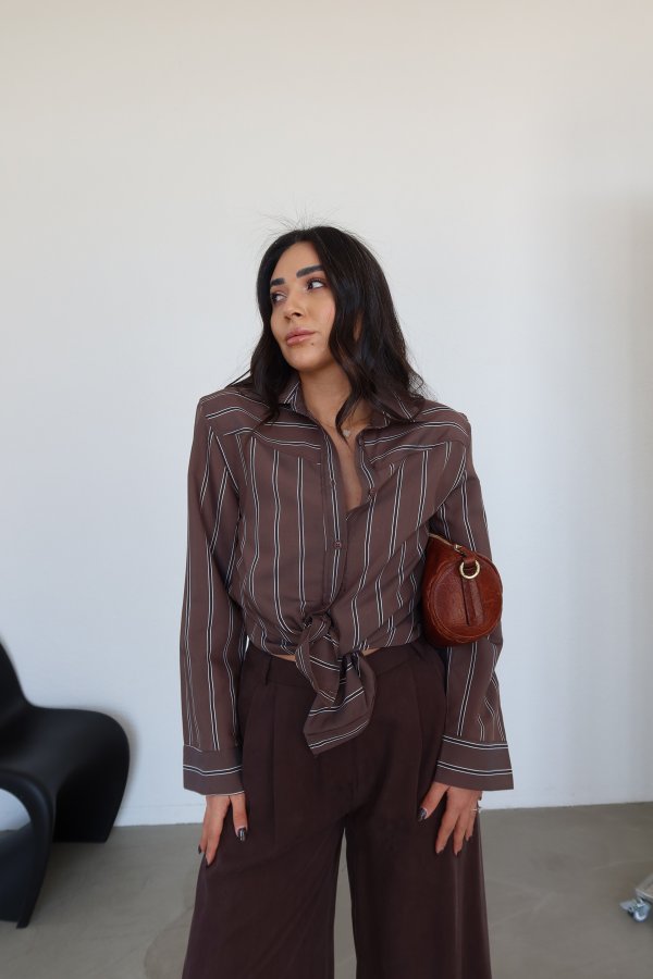 Çizgli Omuzu Vatkalı Gömlek