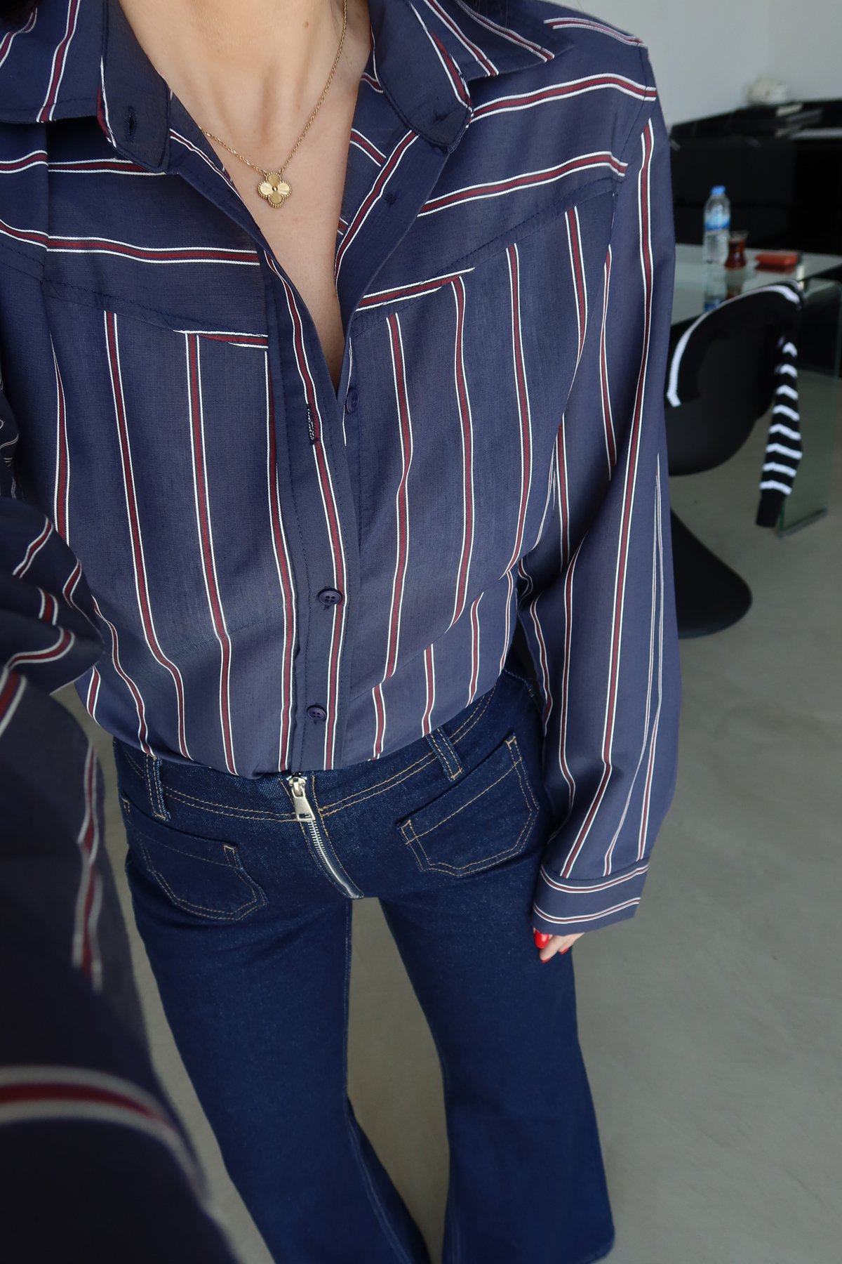 Çizgli Omuzu Vatkalı Gömlek