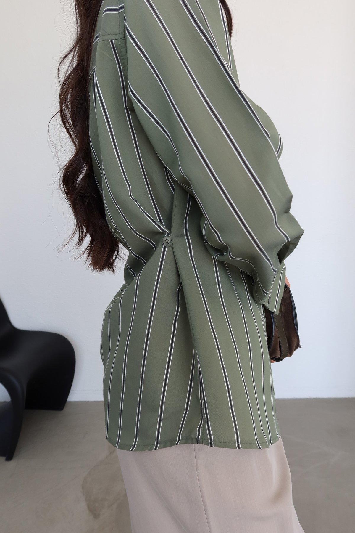 Çizgli Omuzu Vatkalı Gömlek