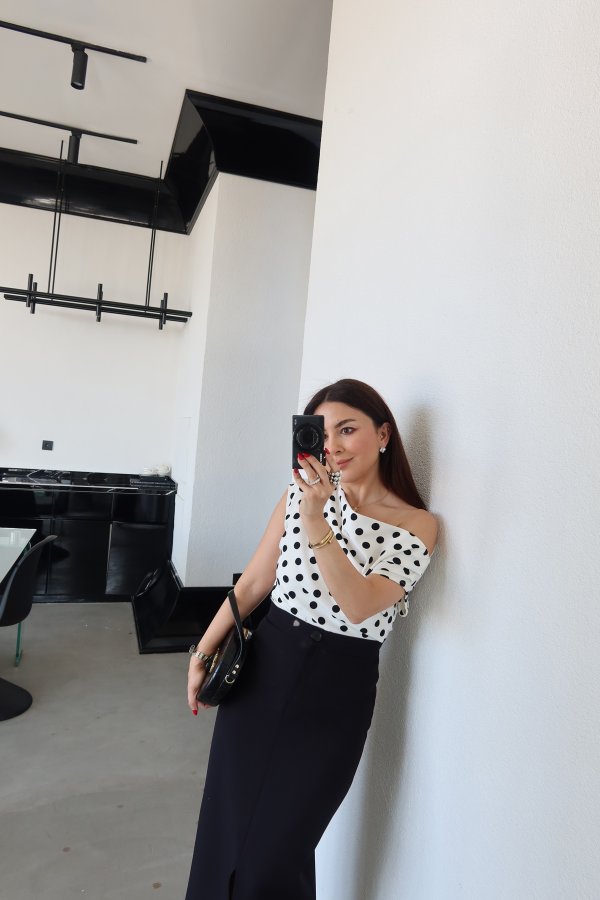 Kolsuz Puantiyeli Bluz